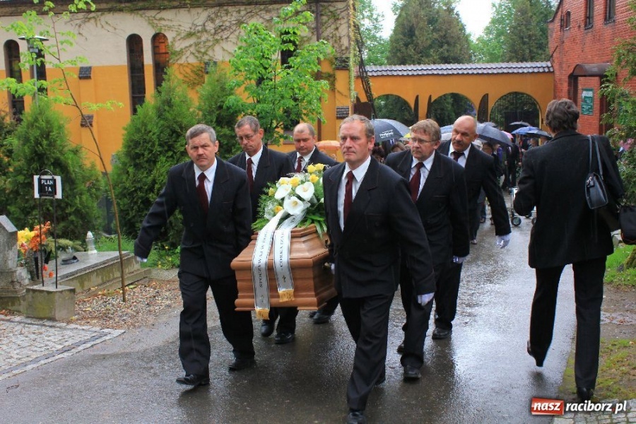 Zdjęcie w galerii na portalu naszraciborz.pl: Ostatnie pożegnanie Wandy Pietery wiadomości z regionu