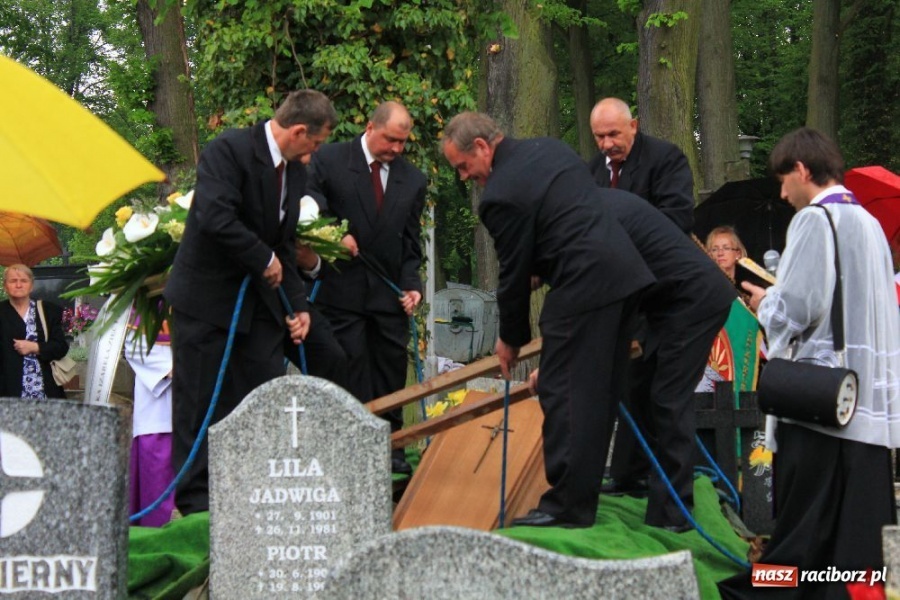 Zdjęcie w galerii na portalu naszraciborz.pl: Ostatnie pożegnanie Wandy Pietery wiadomości z regionu