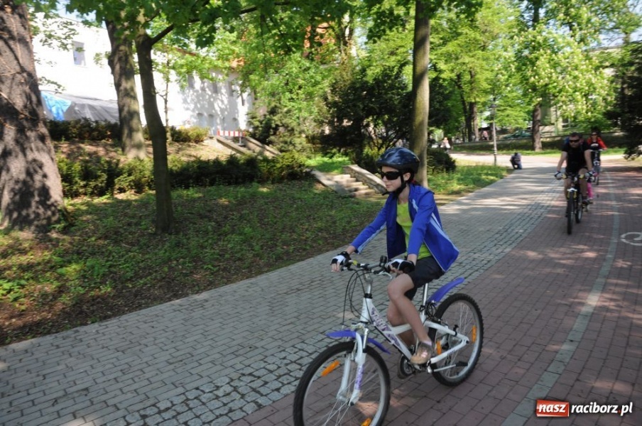 Zdjęcie w galerii na portalu naszraciborz.pl: Ścieżki po wałach oficjalnie otwarte wiadomości z regionu