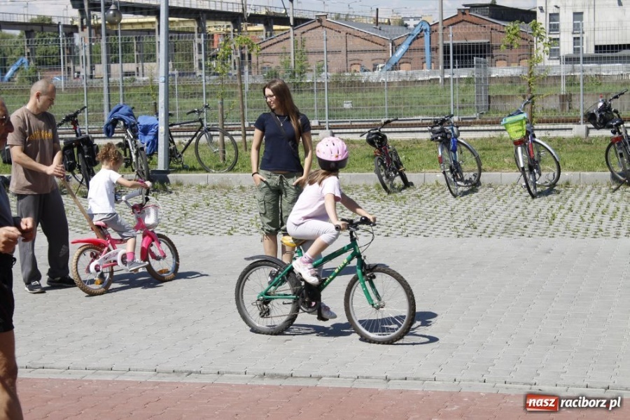 Zdjęcie w galerii na portalu naszraciborz.pl: Ścieżki po wałach oficjalnie otwarte wiadomości z regionu