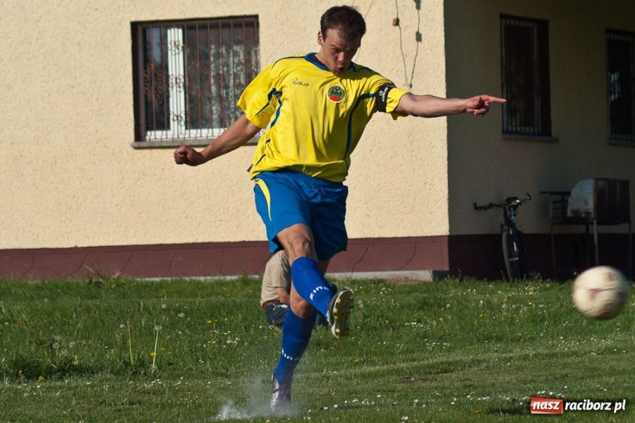 Zdjęcie w galerii na portalu naszraciborz.pl: Owsiszcze - drużyna na jedną połowę wiadomości z regionu