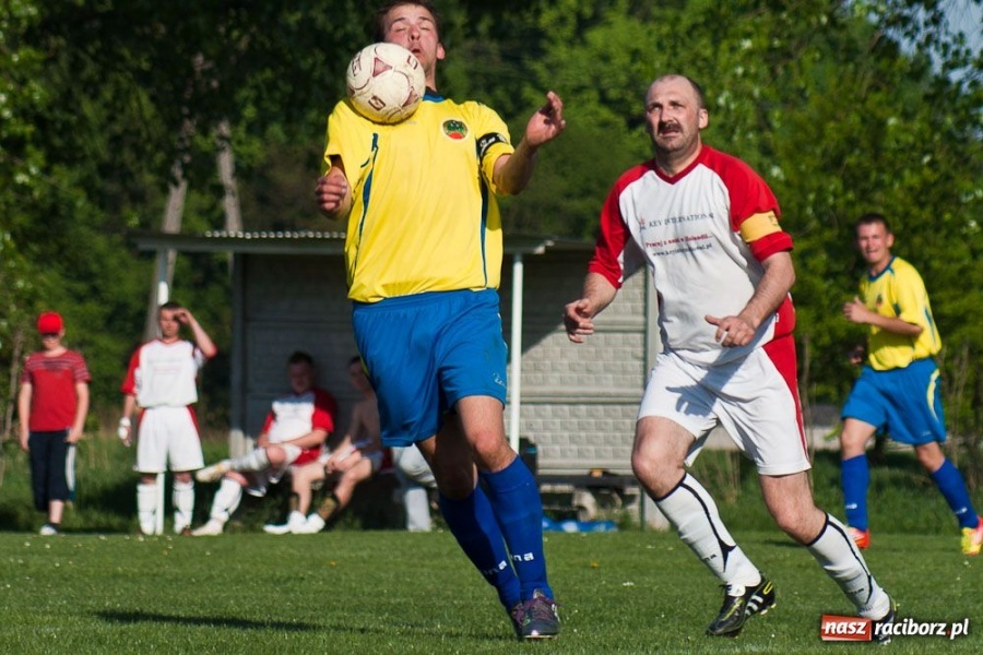 Zdjęcie w galerii na portalu naszraciborz.pl: Owsiszcze - drużyna na jedną połowę wiadomości z regionu