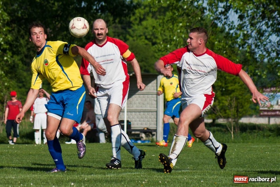 Zdjęcie w galerii na portalu naszraciborz.pl: Owsiszcze - drużyna na jedną połowę wiadomości z regionu