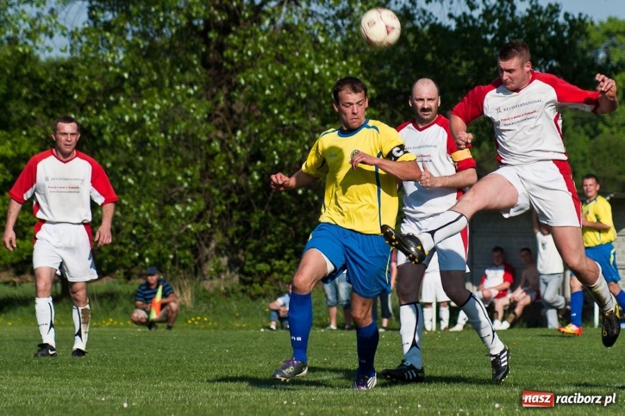 Zdjęcie w galerii na portalu naszraciborz.pl: Owsiszcze - drużyna na jedną połowę wiadomości z regionu