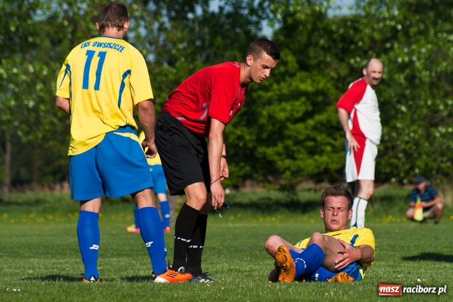 Zdjęcie w galerii na portalu naszraciborz.pl: Owsiszcze - drużyna na jedną połowę wiadomości z regionu