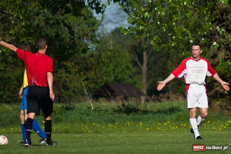 Zdjęcie w galerii na portalu naszraciborz.pl: Owsiszcze - drużyna na jedną połowę wiadomości z regionu