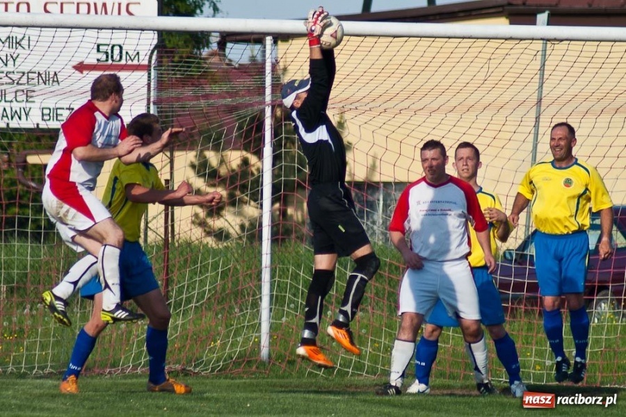 Zdjęcie w galerii na portalu naszraciborz.pl: Owsiszcze - drużyna na jedną połowę wiadomości z regionu