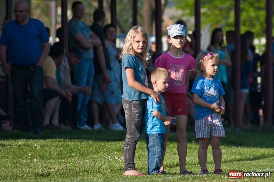 Zdjęcie w galerii na portalu naszraciborz.pl: Owsiszcze - drużyna na jedną połowę wiadomości z regionu