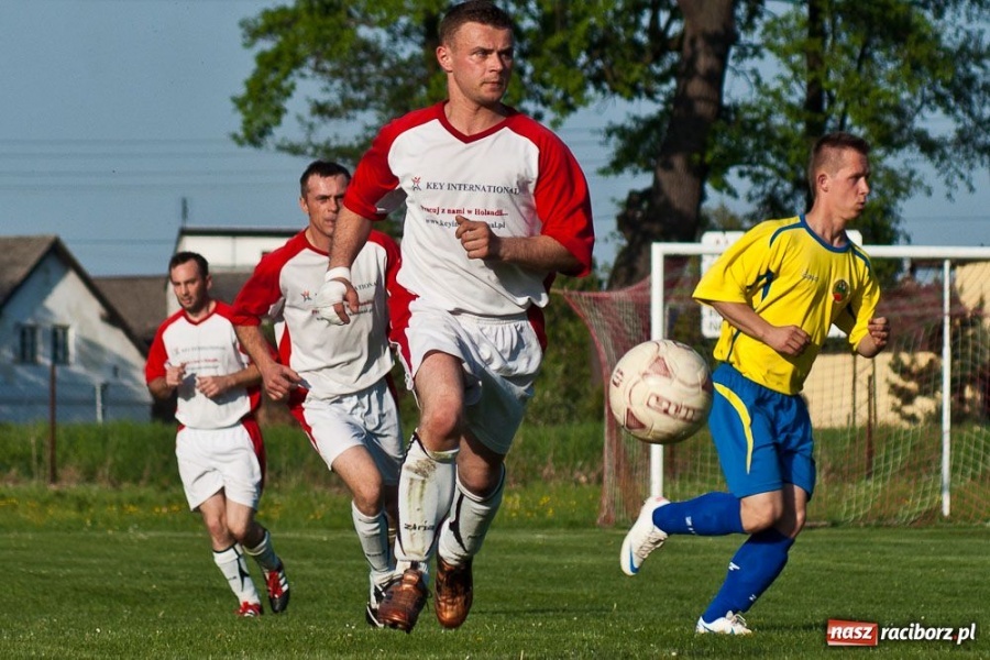 Zdjęcie w galerii na portalu naszraciborz.pl: Owsiszcze - drużyna na jedną połowę wiadomości z regionu