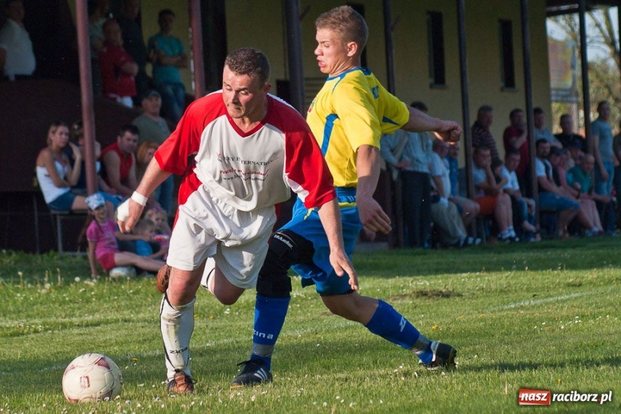 Zdjęcie w galerii na portalu naszraciborz.pl: Owsiszcze - drużyna na jedną połowę wiadomości z regionu