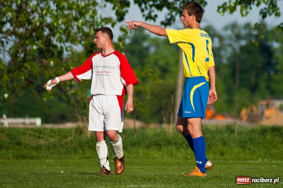 Zdjęcie w galerii na portalu naszraciborz.pl: Owsiszcze - drużyna na jedną połowę wiadomości z regionu