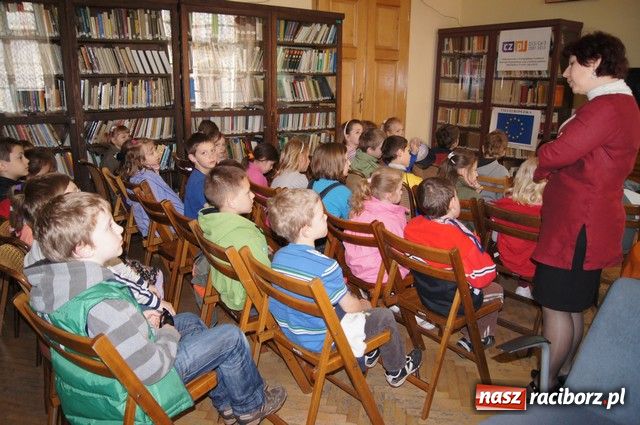 Zdjęcie w galerii na portalu naszraciborz.pl: Polacy i Czesi o pszczołach w SP-4 wiadomości z regionu