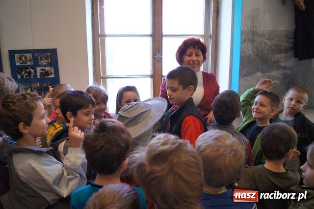Zdjęcie w galerii na portalu naszraciborz.pl: Polacy i Czesi o pszczołach w SP-4 wiadomości z regionu