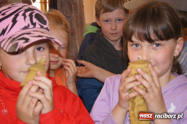 Zdjęcie w galerii na portalu naszraciborz.pl: Polacy i Czesi o pszczołach w SP-4 wiadomości z regionu