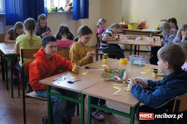 Zdjęcie w galerii na portalu naszraciborz.pl: Polacy i Czesi o pszczołach w SP-4 wiadomości z regionu