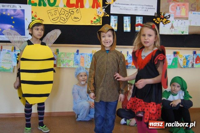 Zdjęcie w galerii na portalu naszraciborz.pl: Polacy i Czesi o pszczołach w SP-4 wiadomości z regionu