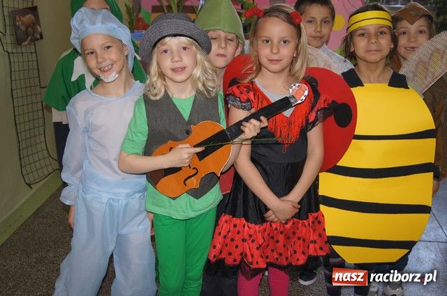 Zdjęcie w galerii na portalu naszraciborz.pl: Polacy i Czesi o pszczołach w SP-4 wiadomości z regionu