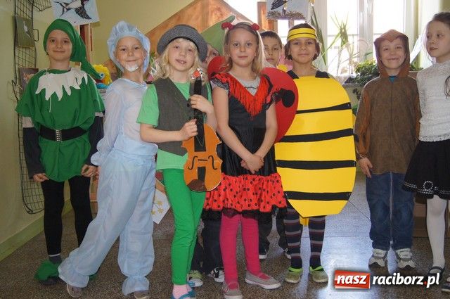 Zdjęcie w galerii na portalu naszraciborz.pl: Polacy i Czesi o pszczołach w SP-4 wiadomości z regionu