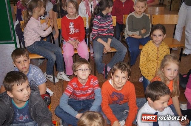 Zdjęcie w galerii na portalu naszraciborz.pl: Polacy i Czesi o pszczołach w SP-4 wiadomości z regionu