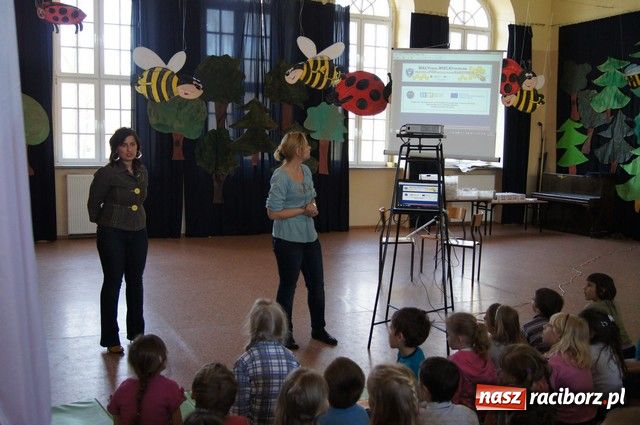 Zdjęcie w galerii na portalu naszraciborz.pl: Polacy i Czesi o pszczołach w SP-4 wiadomości z regionu