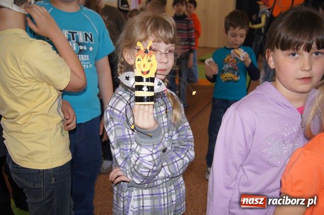 Zdjęcie w galerii na portalu naszraciborz.pl: Polacy i Czesi o pszczołach w SP-4 wiadomości z regionu