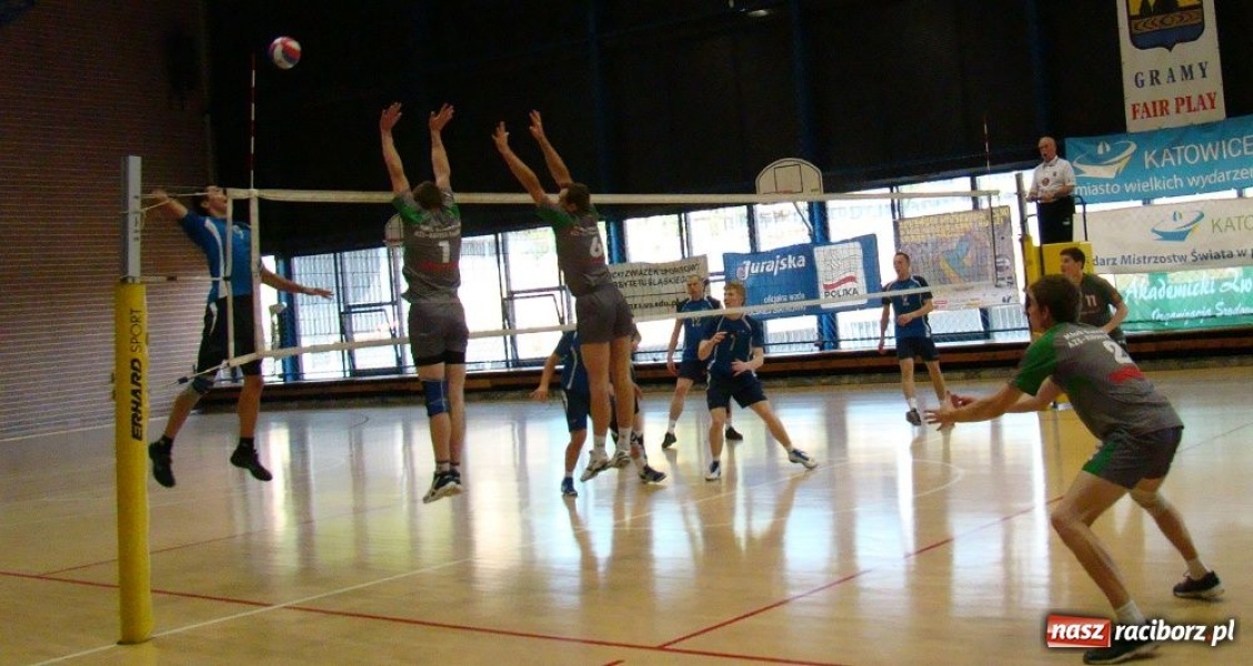 Zdjęcie w galerii na portalu naszraciborz.pl: Brąz siatkarzy raciborskiej PWSZ wiadomości z regionu