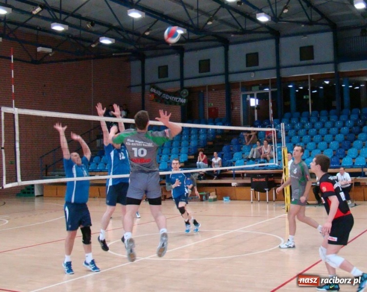 Zdjęcie w galerii na portalu naszraciborz.pl: Brąz siatkarzy raciborskiej PWSZ wiadomości z regionu