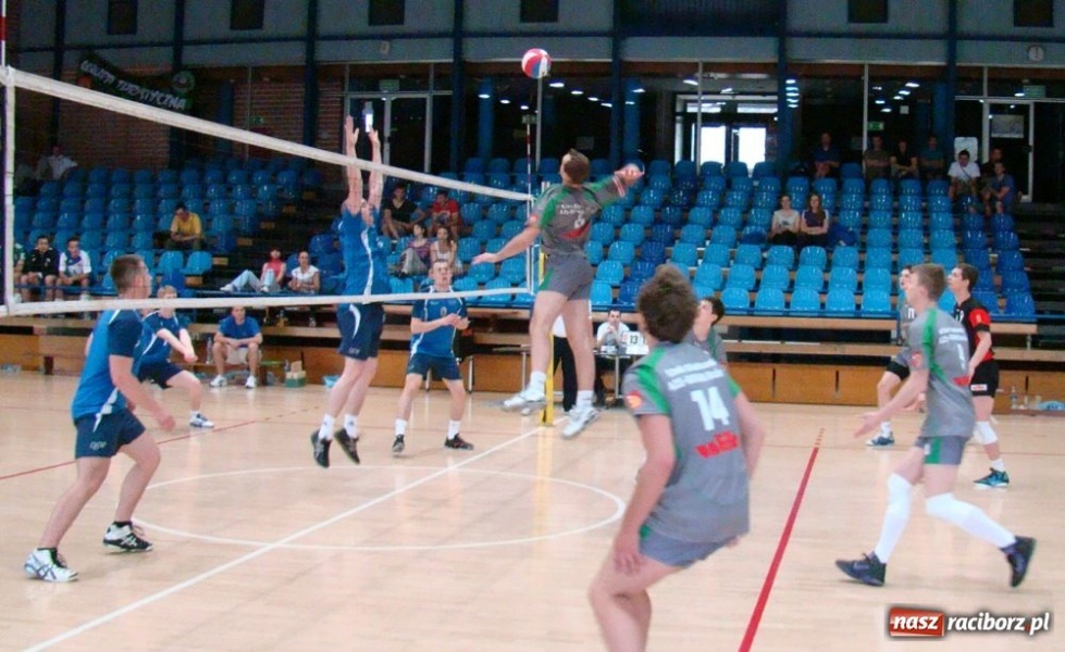 Zdjęcie w galerii na portalu naszraciborz.pl: Brąz siatkarzy raciborskiej PWSZ wiadomości z regionu