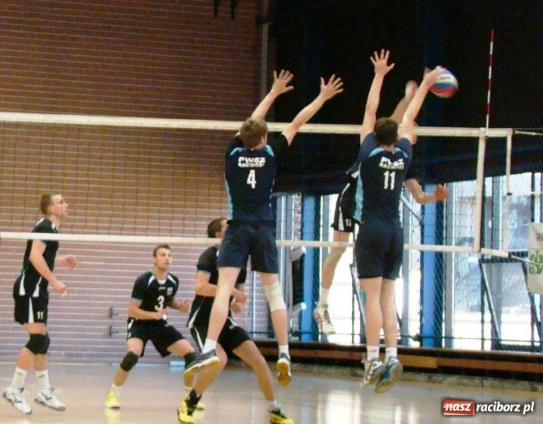 Zdjęcie w galerii na portalu naszraciborz.pl: Brąz siatkarzy raciborskiej PWSZ wiadomości z regionu
