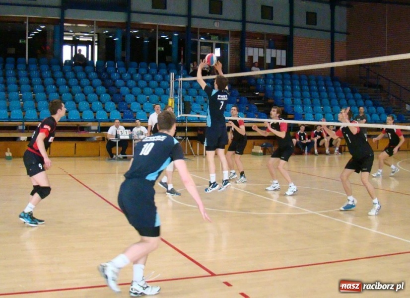 Zdjęcie w galerii na portalu naszraciborz.pl: Brąz siatkarzy raciborskiej PWSZ wiadomości z regionu