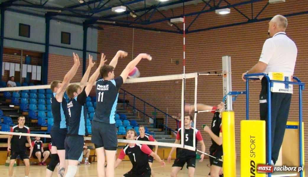 Zdjęcie w galerii na portalu naszraciborz.pl: Brąz siatkarzy raciborskiej PWSZ wiadomości z regionu