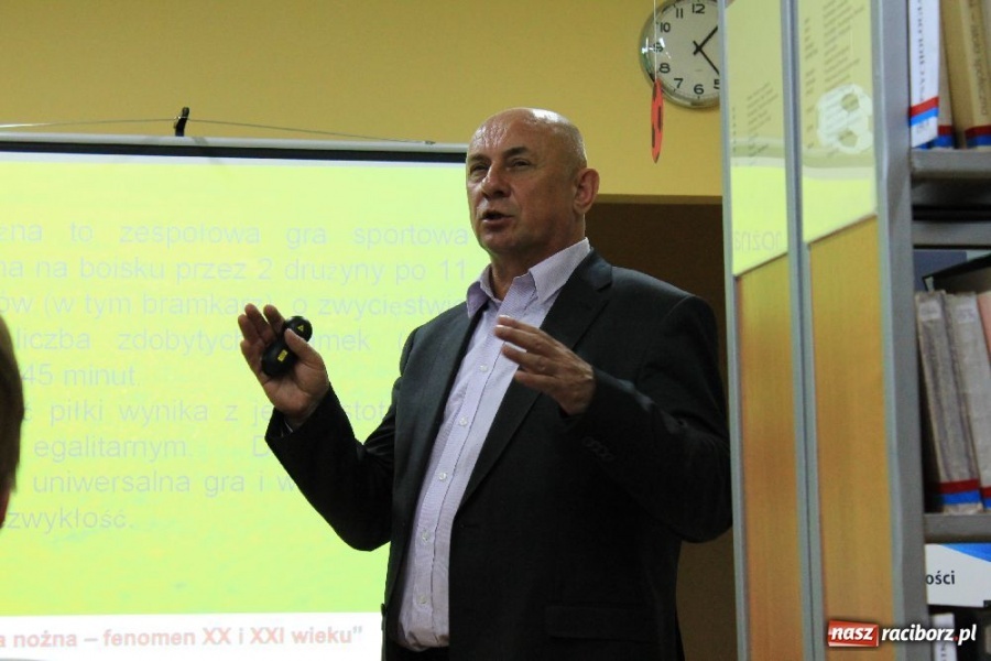 Zdjęcie w galerii na portalu naszraciborz.pl: W czym tkwi fenomen piłki nożnej? wiadomości z regionu