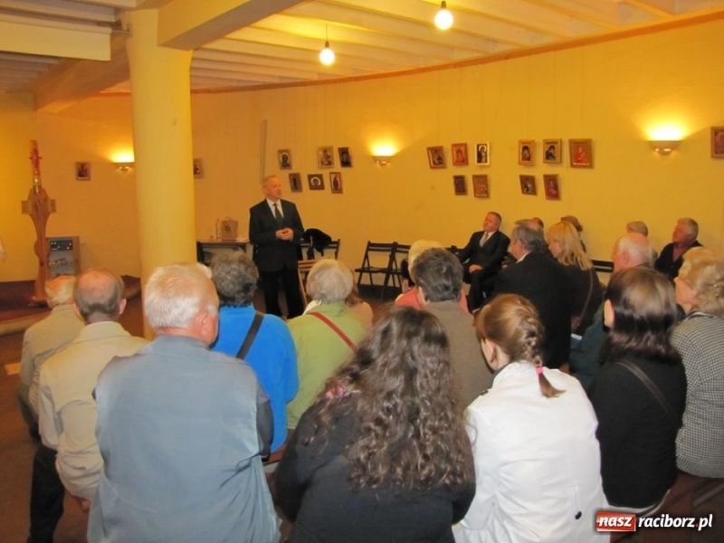 Zdjęcie w galerii na portalu naszraciborz.pl: Polityk PiS spotkał się z raciborzanami wiadomości z regionu