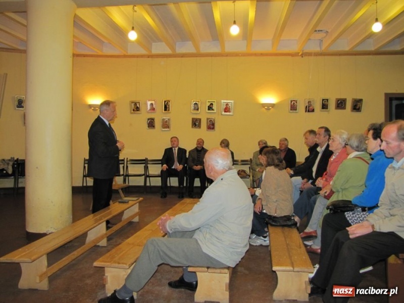 Zdjęcie w galerii na portalu naszraciborz.pl: Polityk PiS spotkał się z raciborzanami wiadomości z regionu