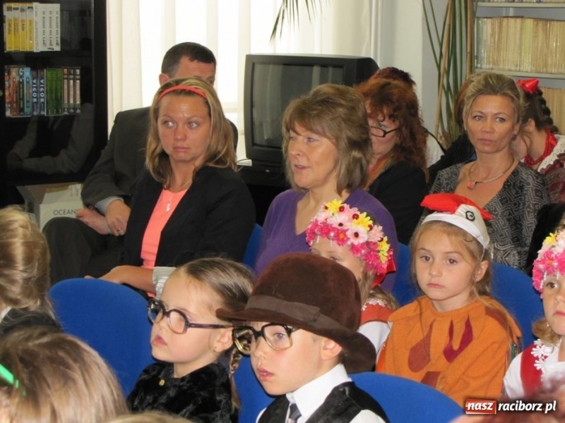 Zdjęcie w galerii na portalu naszraciborz.pl: W bibliotece godali po śląsku wiadomości z regionu