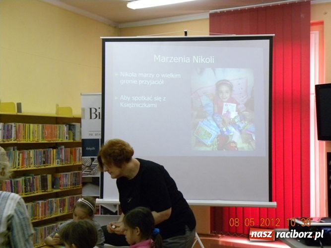 Zdjęcie w galerii na portalu naszraciborz.pl: Marzycielska Poczta w Bibliotece wiadomości z regionu
