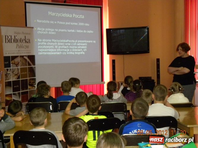 Zdjęcie w galerii na portalu naszraciborz.pl: Marzycielska Poczta w Bibliotece wiadomości z regionu
