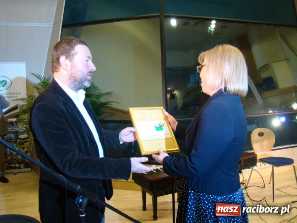 Zdjęcie w galerii na portalu naszraciborz.pl: Pomoc dla rolników. Certyfikat od Arki wiadomości z regionu