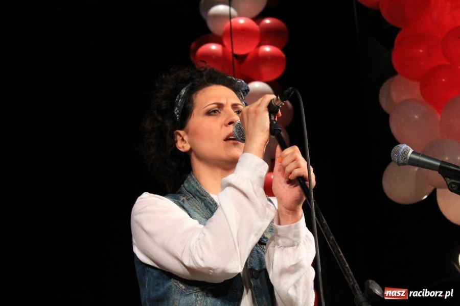 Zdjęcie w galerii na portalu naszraciborz.pl: W Strzesze kibicowali śpiewająco wiadomości z regionu