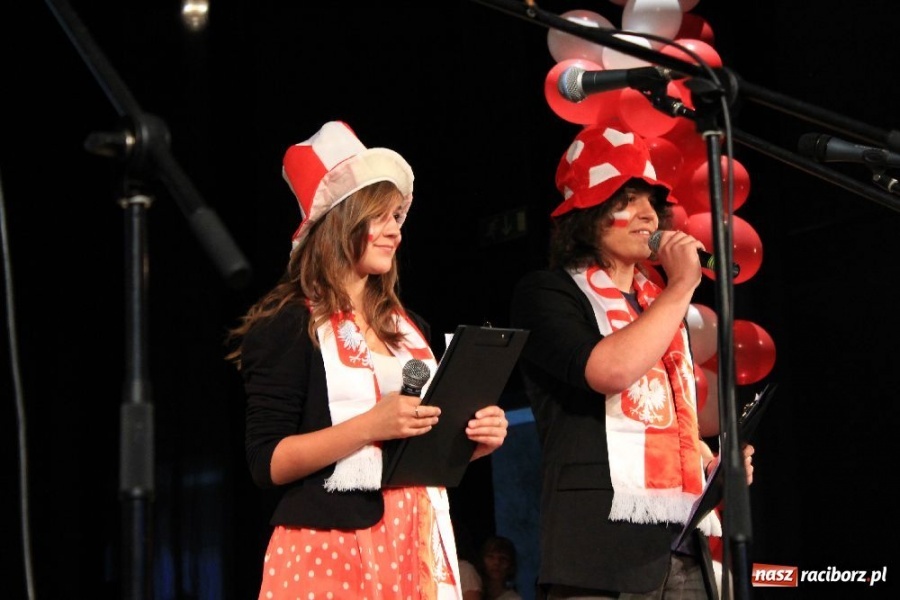Zdjęcie w galerii na portalu naszraciborz.pl: W Strzesze kibicowali śpiewająco wiadomości z regionu