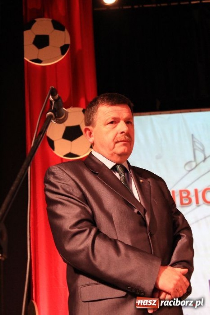 Zdjęcie w galerii na portalu naszraciborz.pl: W Strzesze kibicowali śpiewająco wiadomości z regionu