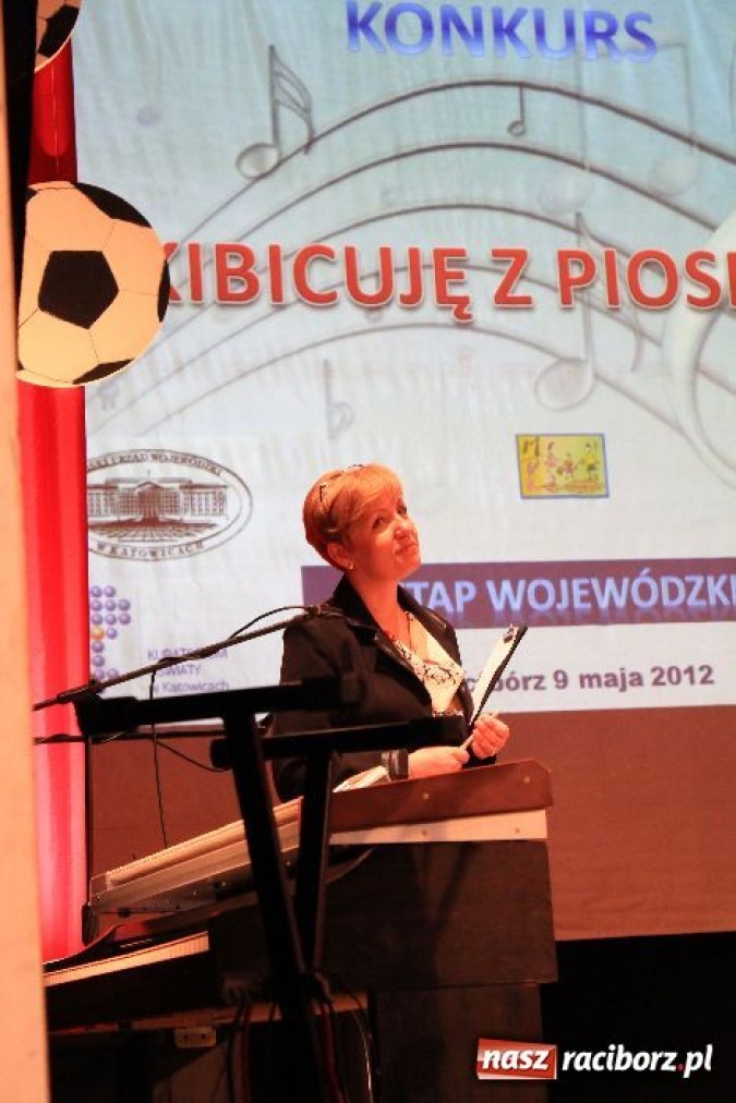 Zdjęcie w galerii na portalu naszraciborz.pl: W Strzesze kibicowali śpiewająco wiadomości z regionu