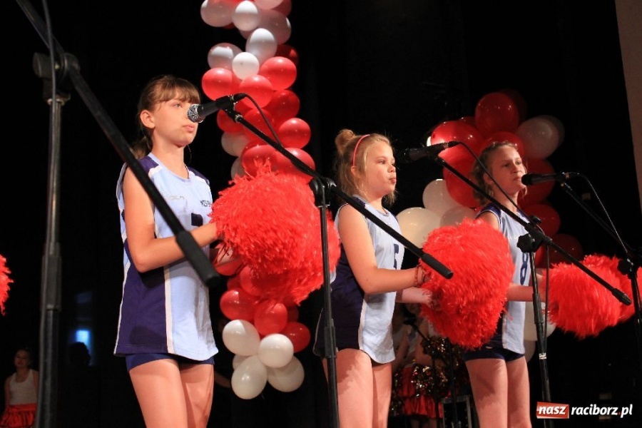 Zdjęcie w galerii na portalu naszraciborz.pl: W Strzesze kibicowali śpiewająco wiadomości z regionu