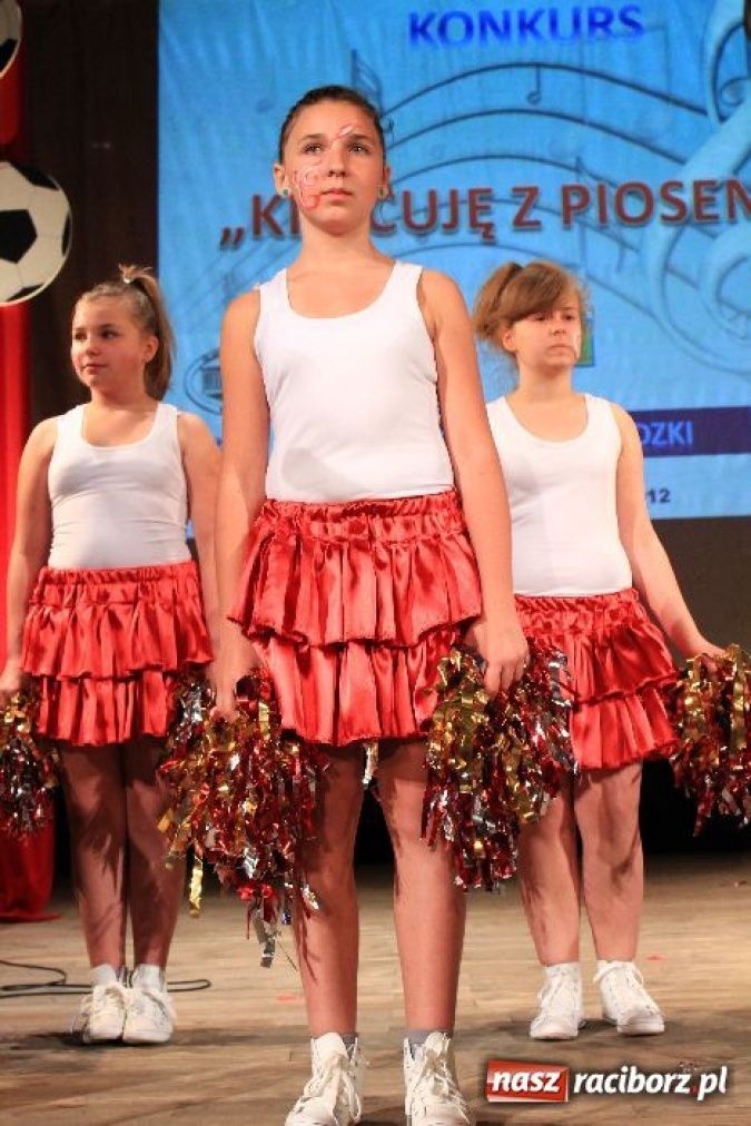 Zdjęcie w galerii na portalu naszraciborz.pl: W Strzesze kibicowali śpiewająco wiadomości z regionu