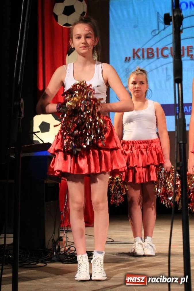 Zdjęcie w galerii na portalu naszraciborz.pl: W Strzesze kibicowali śpiewająco wiadomości z regionu