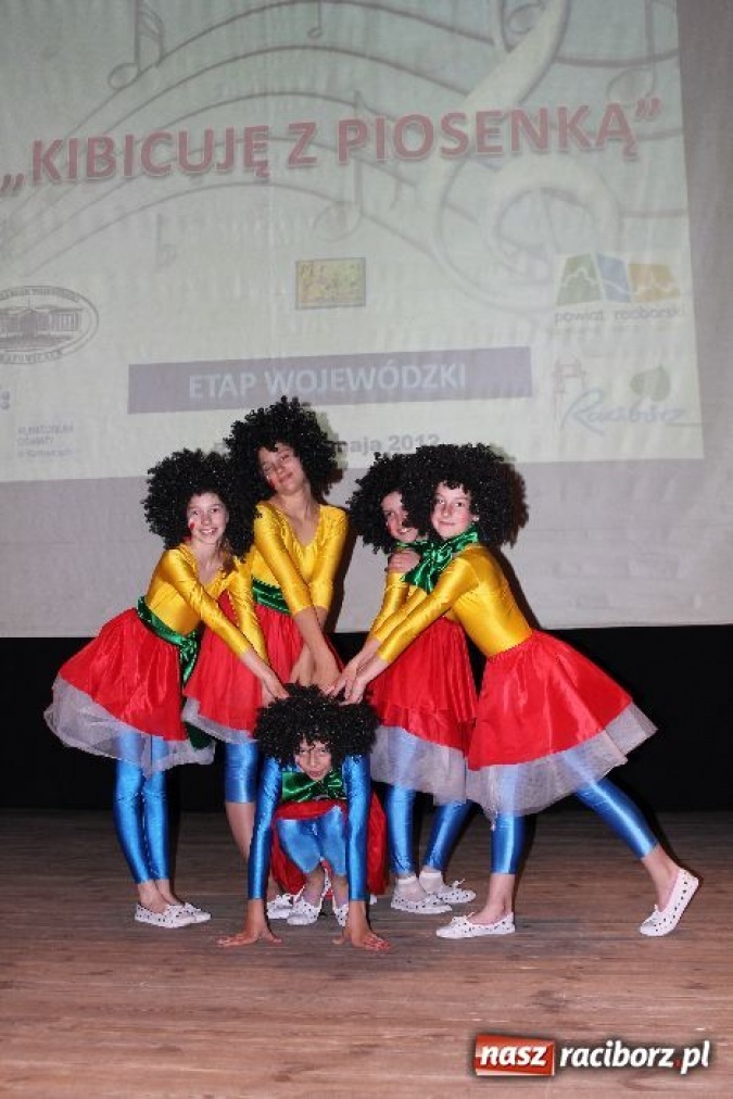 Zdjęcie w galerii na portalu naszraciborz.pl: W Strzesze kibicowali śpiewająco wiadomości z regionu