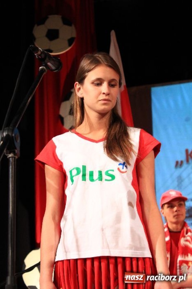 Zdjęcie w galerii na portalu naszraciborz.pl: W Strzesze kibicowali śpiewająco wiadomości z regionu