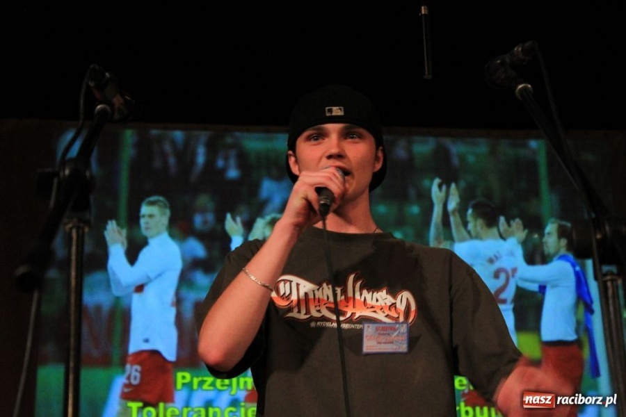 Zdjęcie w galerii na portalu naszraciborz.pl: W Strzesze kibicowali śpiewająco wiadomości z regionu