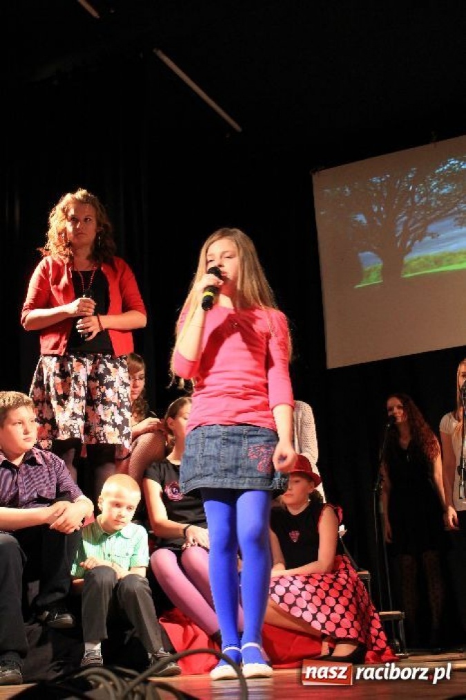 Zdjęcie w galerii na portalu naszraciborz.pl: Wiosenne występy solistów w MDK wiadomości z regionu