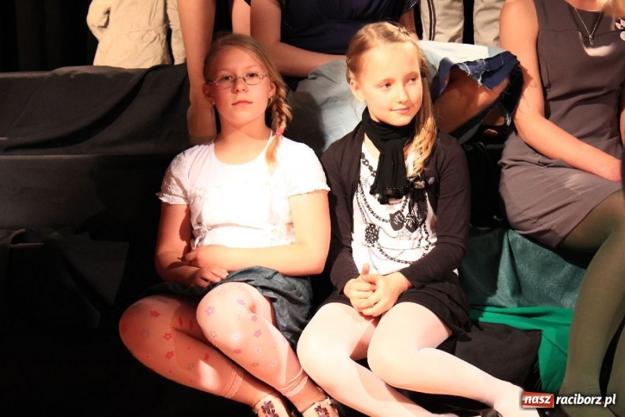 Zdjęcie w galerii na portalu naszraciborz.pl: Wiosenne występy solistów w MDK wiadomości z regionu